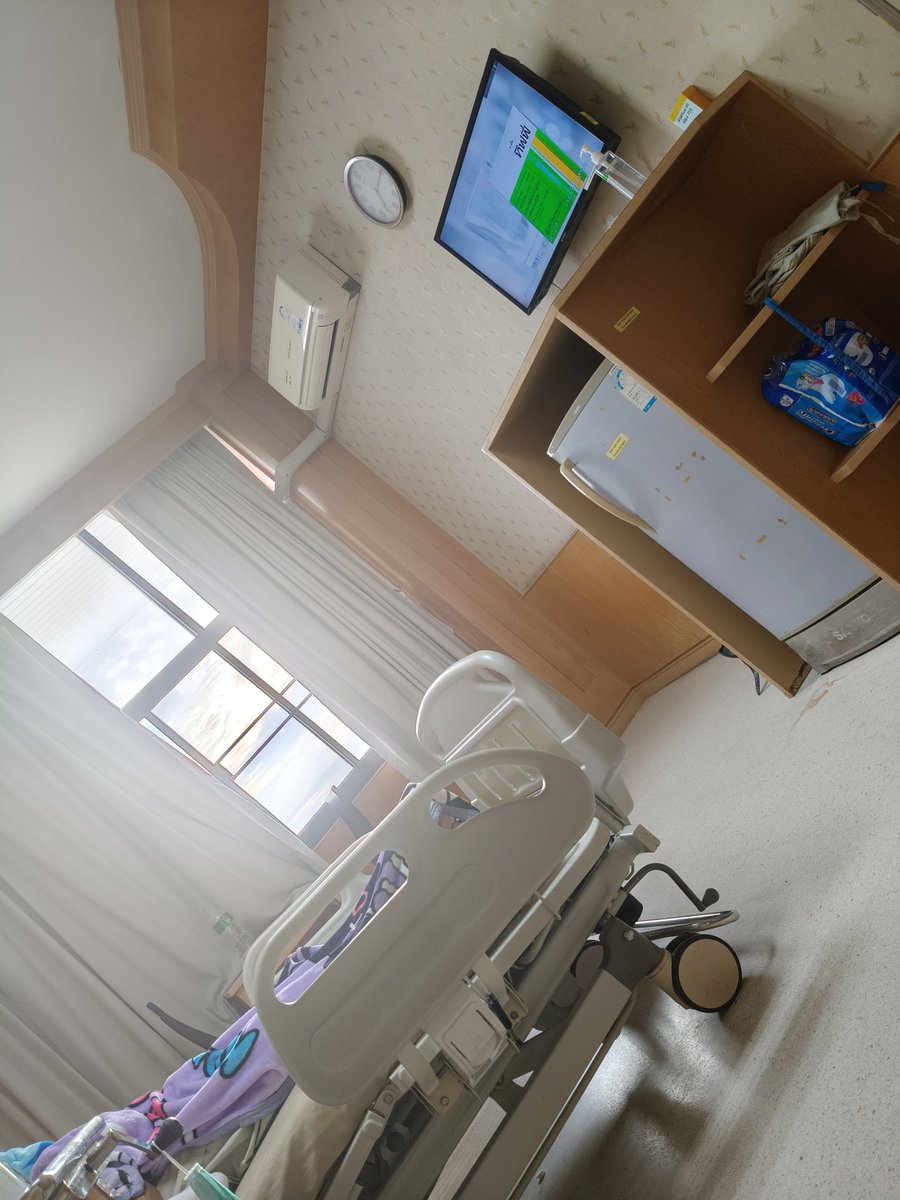 ทำงานหลัก+จ๊อบเสริม 24ชม.ติด 3วัน กำลังเข้าวันที่4 ภาระเยอะมากกกก หนี้สินก็มาก ถึงดิ้นรน
#โปรดเข้าใจด้วยการไม่เบียดเบียน 
คนที่ยื่มไม่เคยช่วยเหลือ คนที่ช่วยไม่เคยเรียกร้อง 

โพสต์เฟสไม่ได้ขอมาระบายในนี้นะ