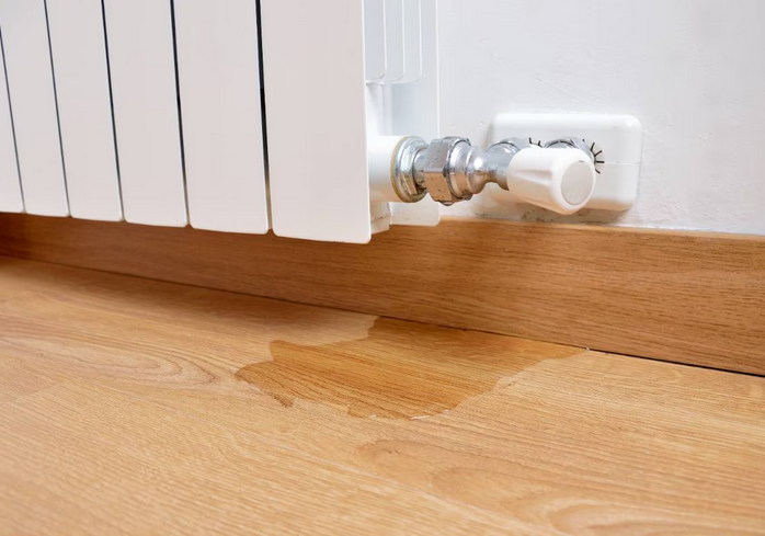 ECISeguros's tweet image. El #frío🥶está a punto de llegar y es el momento de purgar los radiadores antes de encender la #calefacción 🔥tras el verano.

Mira cómo hacerlo de forma segura para que no tener averías ni fugas ➡️ seguros.elcorteingles.es/blog/hogar/seg…