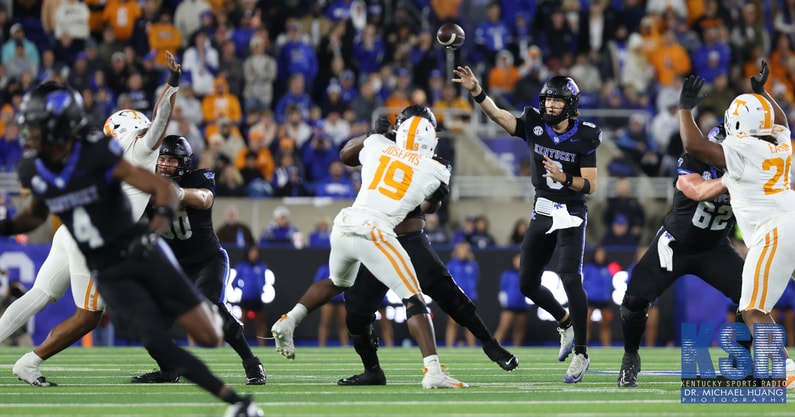 KSRonX's tweet image. Cutter Boley is learning from the best, trying to become the best at Kentucky

How Andre Woodson and Mike Hartline have taken QB1 under their wing to begin his journey leading the Wildcats: on3.com/teams/kentucky…