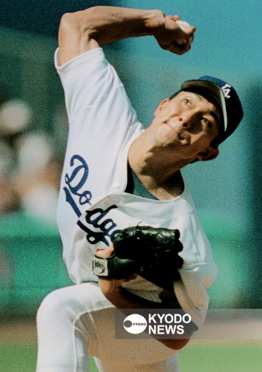 ドジャースOBの野茂英雄さんがワールドシリーズ第3戦で始球式を行い