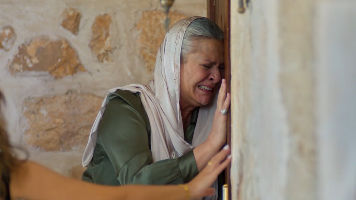 ماكنت متصوره صداقات بتنهار على جيهان بطريقه ذي 🙂