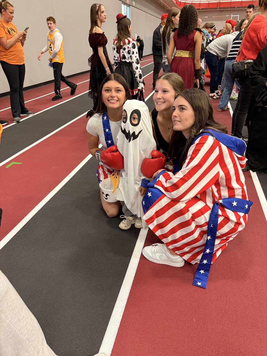 One of the best nights of the year 👻 

Well done <a href="/CGTrojansAD/">CGHS Athletic Dept.</a> and our SALT team! 

And careful who you pick a 🥊 with! Well done girls 😎