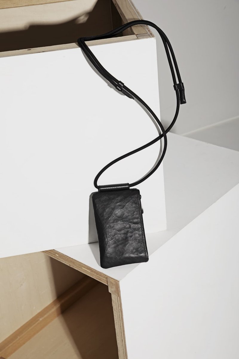 予約受付を延長しました】 ご好評につき完売していたATTITUの「レザー