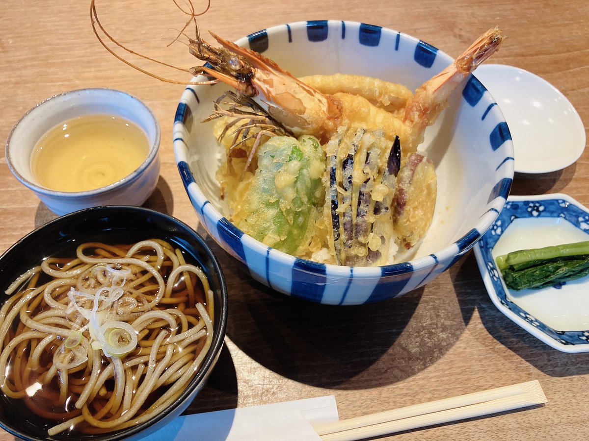 朝ごはん食べなかったから昼ごはん気合いれたよ🥰