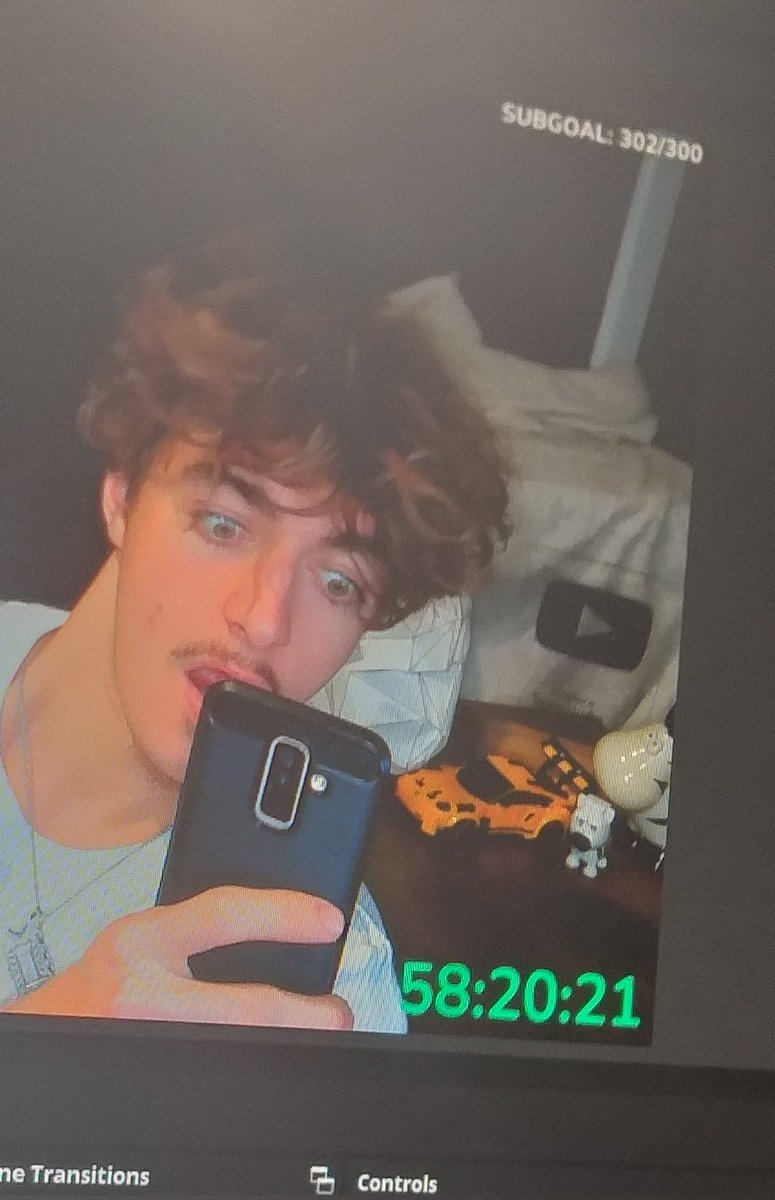 First Subathon ever and timer is at 60HOURS AND 300SUBS! (I legit had to change the subgoal list 4 TIMES!) 

IM SO HAPPY! This is truly a dream come true, and all of this on my 18th birthday! INSANE!

Thank you all so much!
I'll be seeing you guys again tmr 🙏