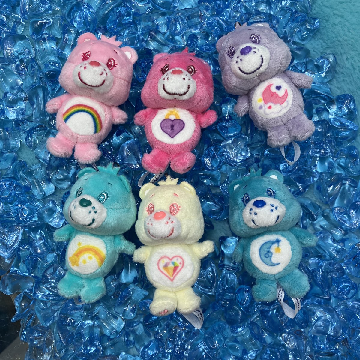 雲の上にある国に たくさんの仲間たちと住んでいる 『Care Bears