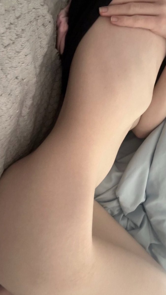 monkeyryry101's tweet photo. it's late and rainy and im horny sorry for leaving. i'll try to text and post more im just stressed

💕
#nsfwtwt #nsfw #horny #porn #daddyissues #barelylegal #sex #teen #ass #tits #boobs #latina #roughsex #bdsm #agegap #sizekink #petite #virginteen #virgin #squirt #skirt #cumdump https://t.co/I5ODFCOgYO