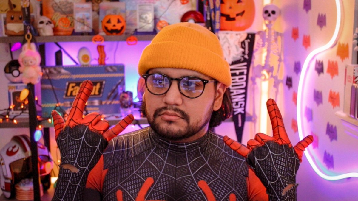 Come see why they call me the Spider-Man of Rebirth Island! 🕸️🕷️

LIVE on Twitch right now! With the mask on! 💀

twitch.tv/breakfastbod
