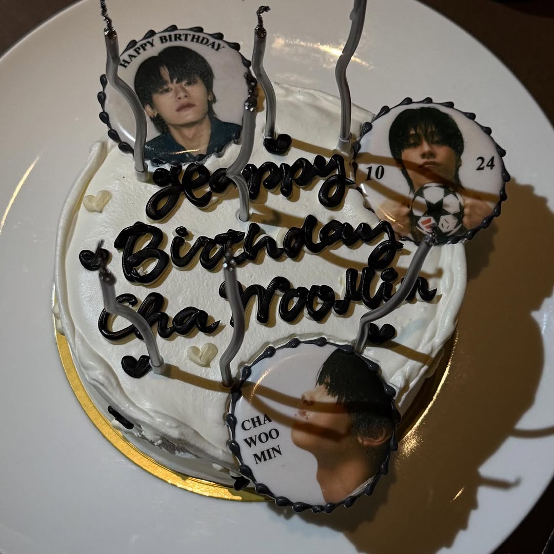 chawoomin_jp's tweet photo. [Instagram]
251024 🎂
お祝いしてくださった皆さん、ありがとうございます🎉

#チャウミン #CHAWOOMIN #차우민 
https://t.co/Bf8SxfXj08 https://t.co/Qm7YyEkvsQ