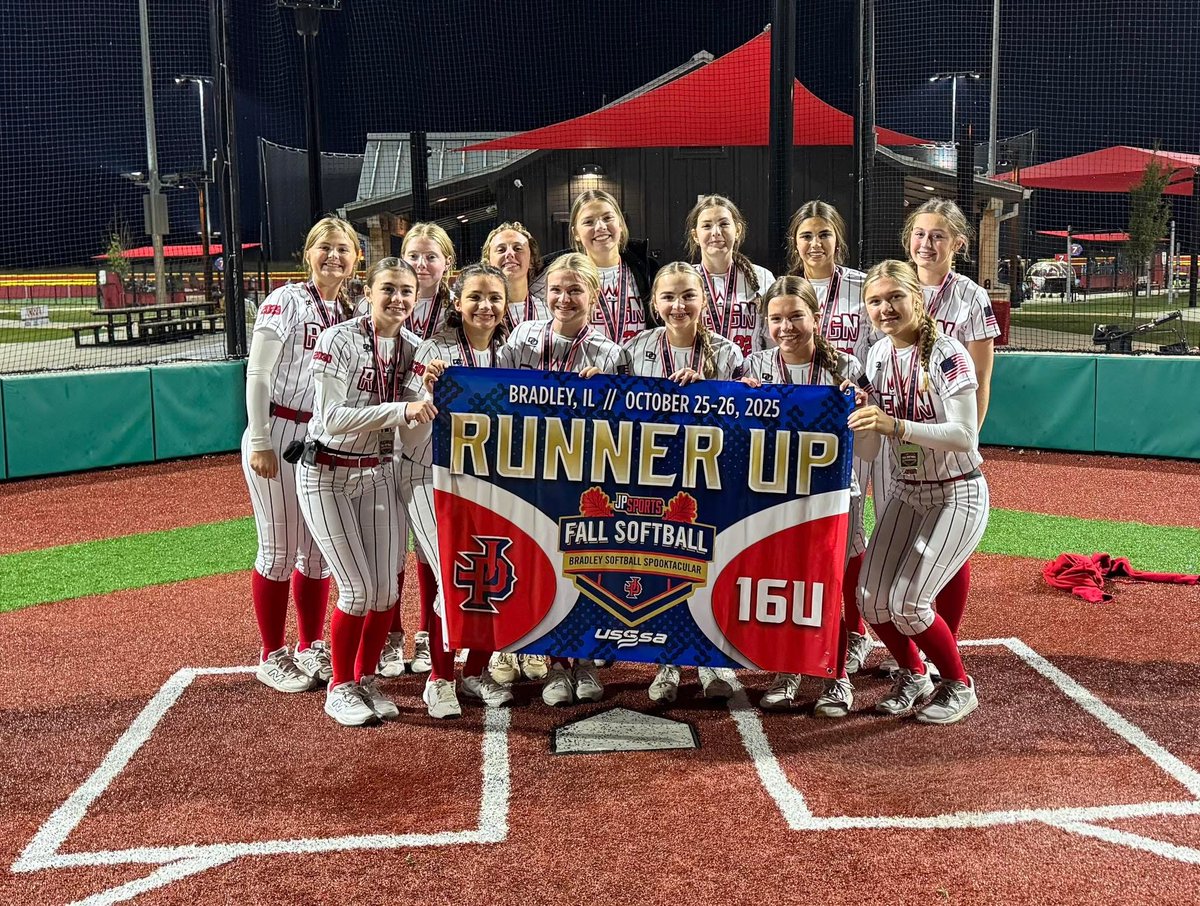 HaileyPro11's tweet image. Congrats to my team,  @Reign14uSP ,  for taking 2nd place in the 16U Bradley Softball Spooktakular!!!! 🥎 My teammates  and I played great and we ended our fall season with a record of 21-11-1 with a 1st place finish and a 2nd place finish! 💥 I also added 2 RBI’s and some…