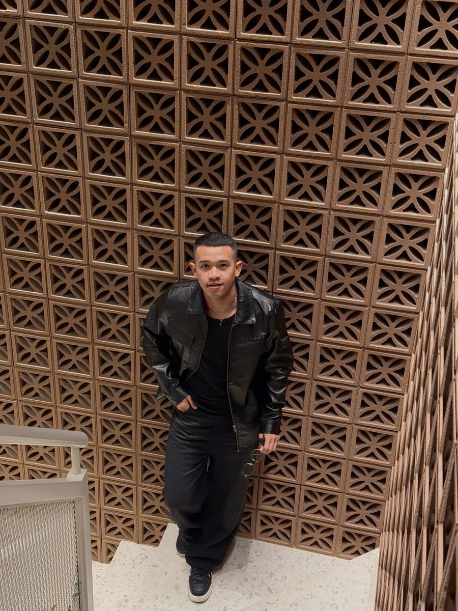 _dyanmark's tweet image. 🖤🖤🖤