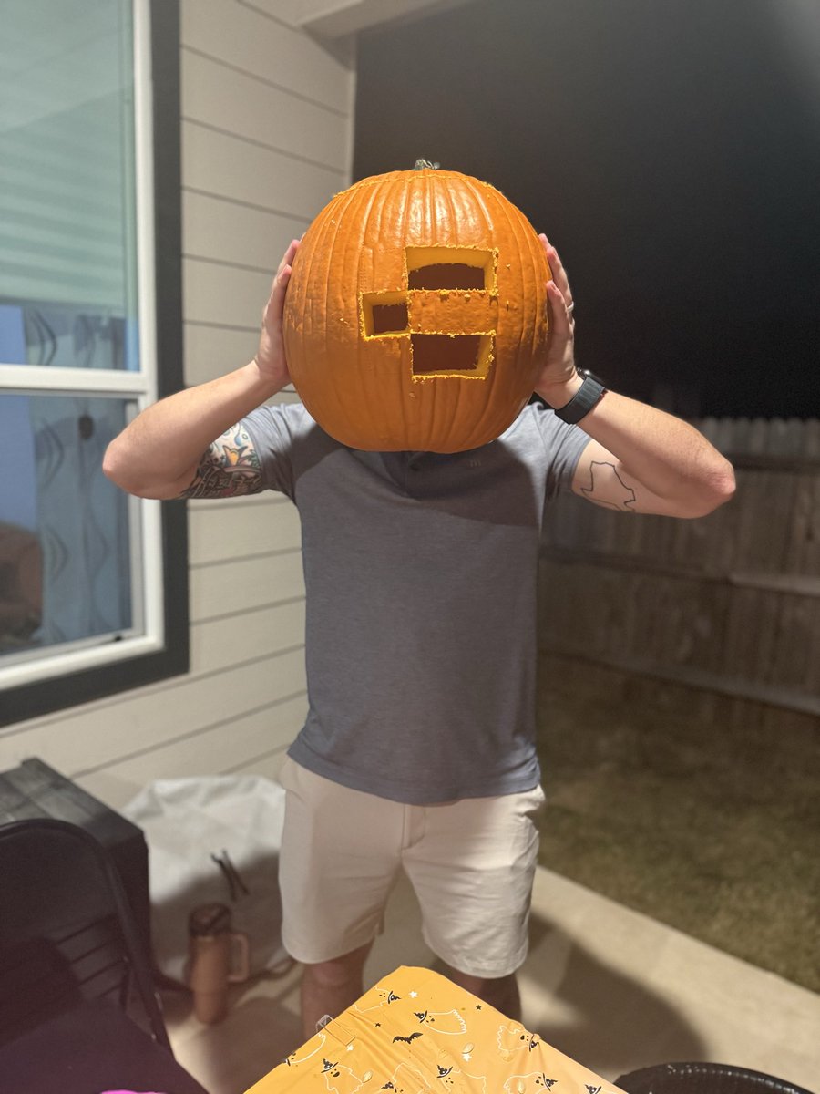 I <a href="/0xCarve/">Carve</a>’d a pumpkin tonight 🎃

Post your carved pumpkins and the best one wins a <a href="/chain_runners/">Chain Runners</a>. Post your eth address with your pumpkin. I’ll pick the winner in 24 hours.
