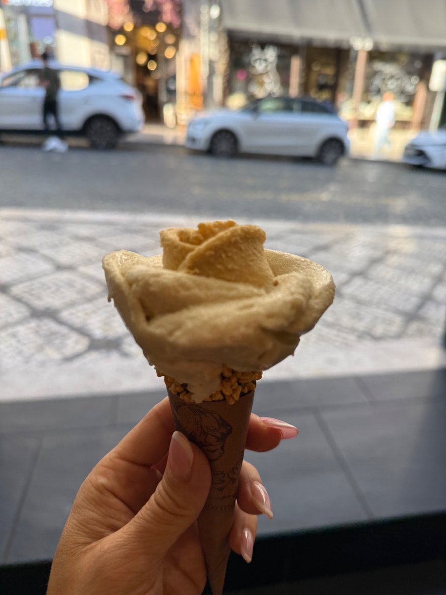It’s the end of October, 27°C, and I’m licking gelato in the sun.
Meanwhile, you’re over there… wondering what else I lick