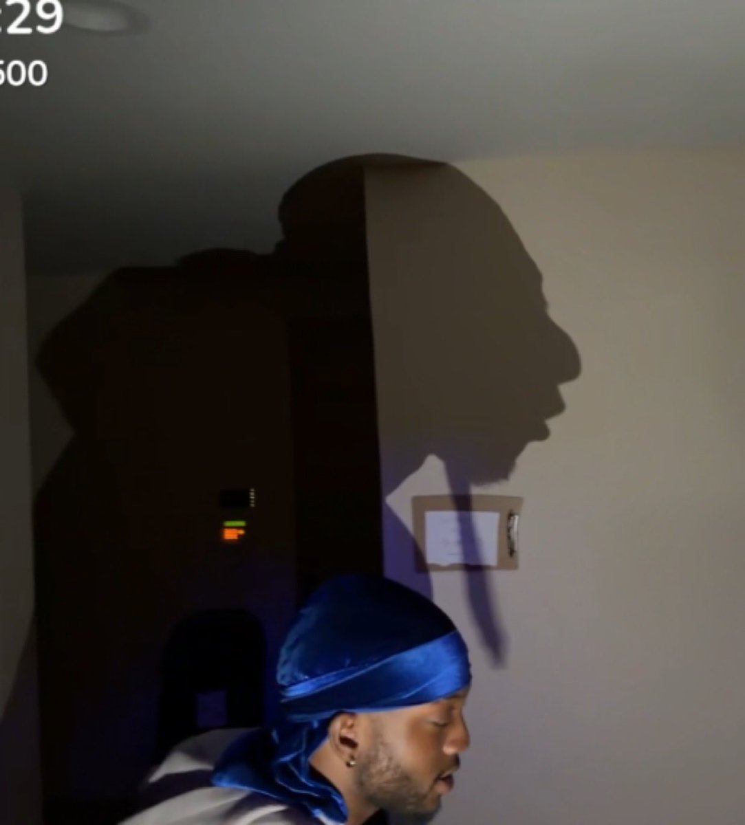 DiscussingRDC's tweet image. WE LIVE!!! LETS GET IT PULL UP !!! FIRST 100 GET $100 FROM MARK AT DREAMCON!!! twitch.tv/rdcgaming