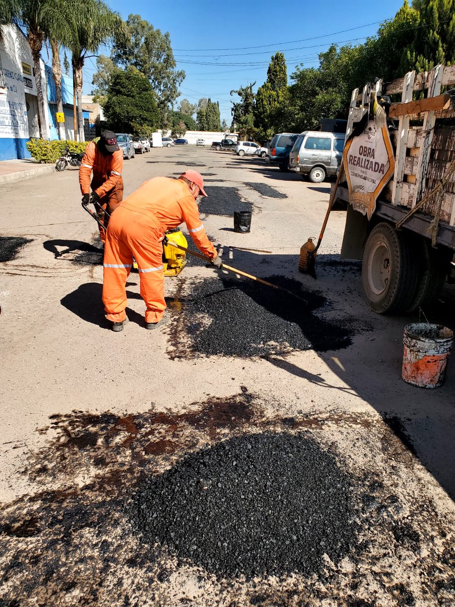ObrasPublicasDG's tweet image. 🚧 Se realizó bacheo en calle Domingo Arrieta entre prolongación Pino Suárez y calle Francisco I. Madero en la colonia J. Guadalupe Rodríguez.

Tenemos el compromiso de mejorar las calles para el benefició de la familia de Durango.

@josejoseantonio 
#DurangoEsElCamino