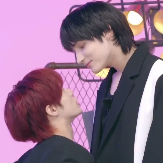 "Everytime I see you, I fall in love with you again" WORLD PAWWSE