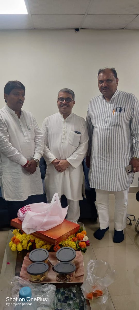 पुनः भाजपा प्रदेश मंत्री बनने पर आदरणीय श्री रजनीश अग्रवाल जी को बधाई  शुभकामनाएं प्रेषित की ।।
<a href="/rajneesh4n/">Rajneesh Agrawal</a> 
<a href="/BJP4MP/">BJP Madhya Pradesh</a>