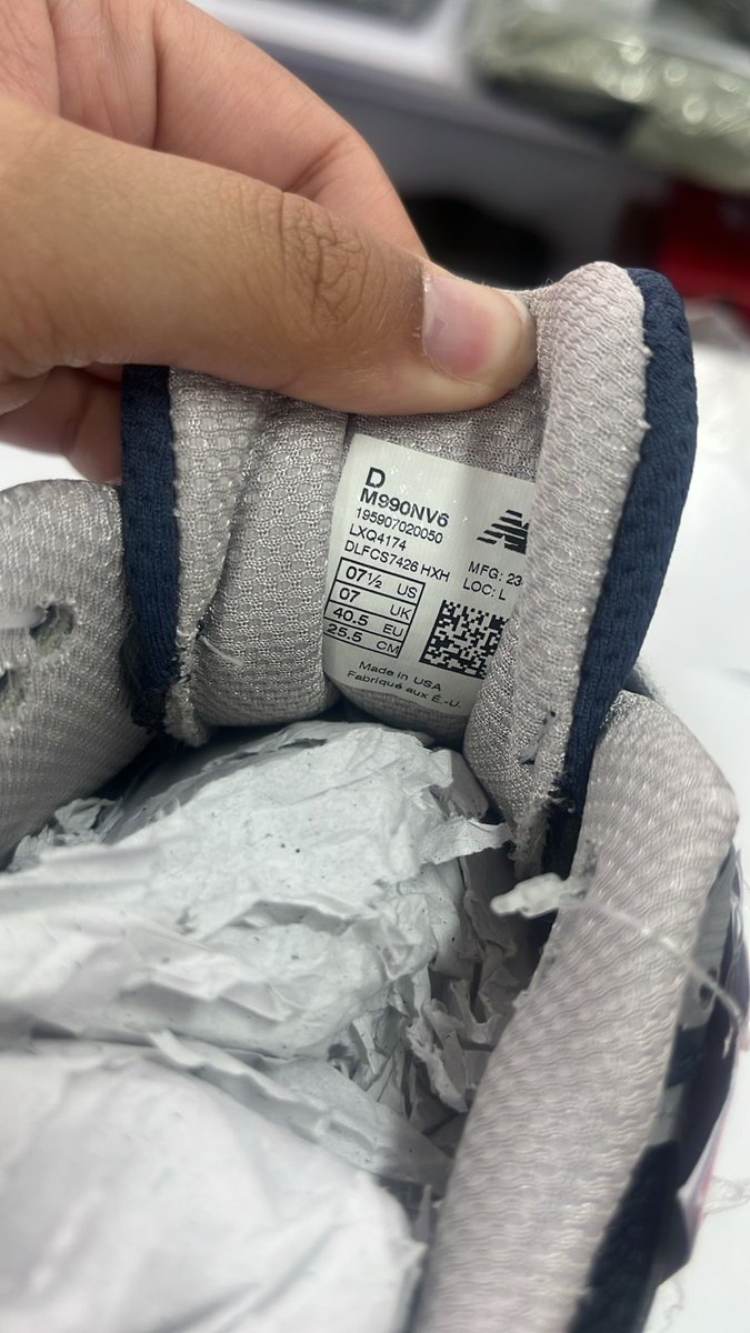 sameraputra's tweet photo. Dijual NB made in USA 990 V6 1.900.000 size 40.5,44,45 BNIB minat dm guyss! #zonauang #เขมจิราต้องรอดseries #LoveYourW #GMMTVFANIVALxFirstKhaotung #FarrhanaBhatt #GraffxGULF https://t.co/81SydSW9IE