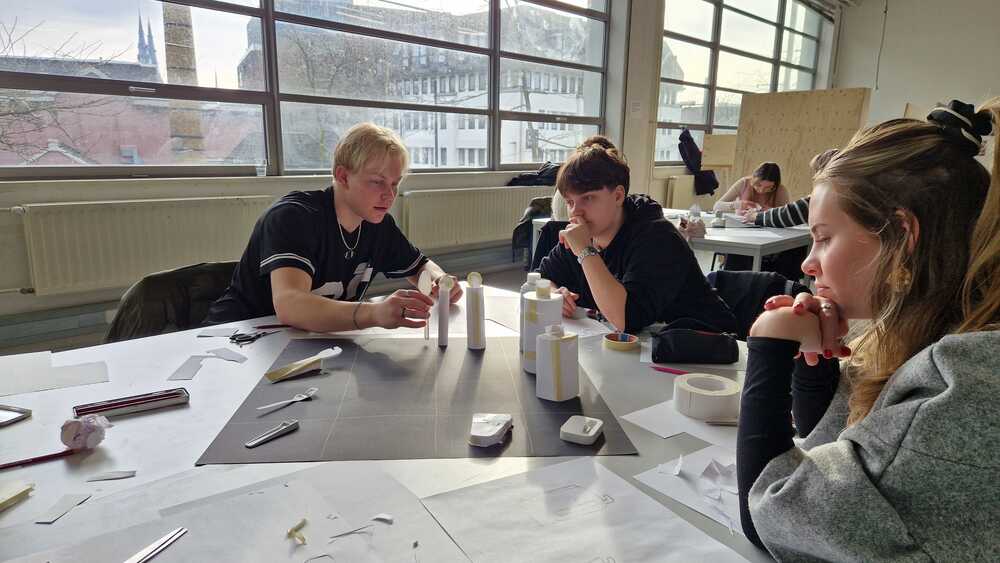 Did you know? Design Academy Eindhoven's early focus was training fashion designers to meet post-war industrial needs: fashionabc.org/wiki/design-ac…
<a href="/DAEnews/">Design Academy Eindhoven</a> <a href="/DAENews1/">DEJournal</a> <a href="/NielsHoven/">Niels Hoven 🐮</a> <a href="/sayitindutch/">Say it in Dutch</a> <a href="/dwotd/">DWOTD</a> <a href="/martinusmagist1/">Dutch Today</a> <a href="/dinisguarda/">Dinis Guarda</a> <a href="/dilippungliya/">Dilip Pungliya</a> <a href="/SoneshSira/">Sonesh Sira</a>