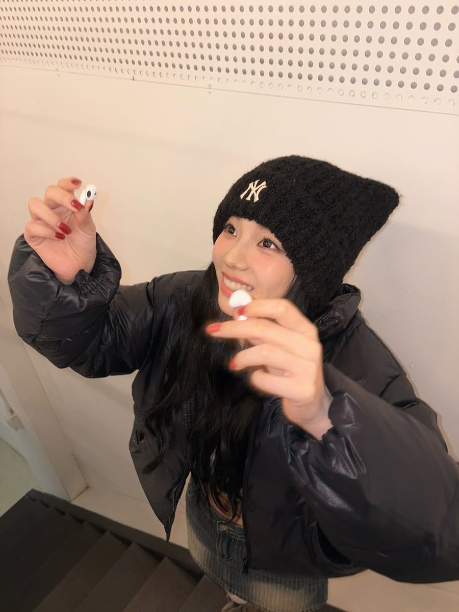 Karina3_yuda29's tweet photo. あぁ…またこの子おかしな事やってるwww https://t.co/cIupLXqCm8