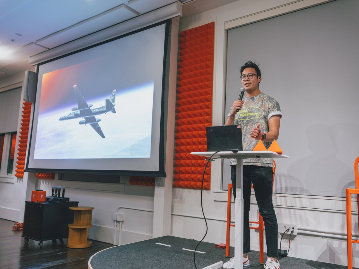 garrytan's tweet image. Huge congrats to the winner of F25 Group 1’s product showcase @kingofstrato 
The future of war is drone war, and that will be won from 70,000 ft above: comms and overwatch from the stratosphere
Icarus is building the future and already driving 7 figures in revenue from US govt