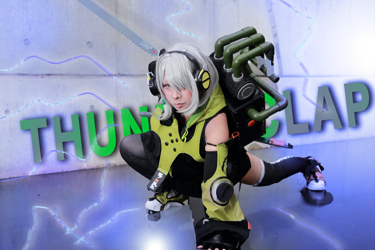 ホアナデアルコ アディダスのオーセンティックなスタイルを継承した旬顔