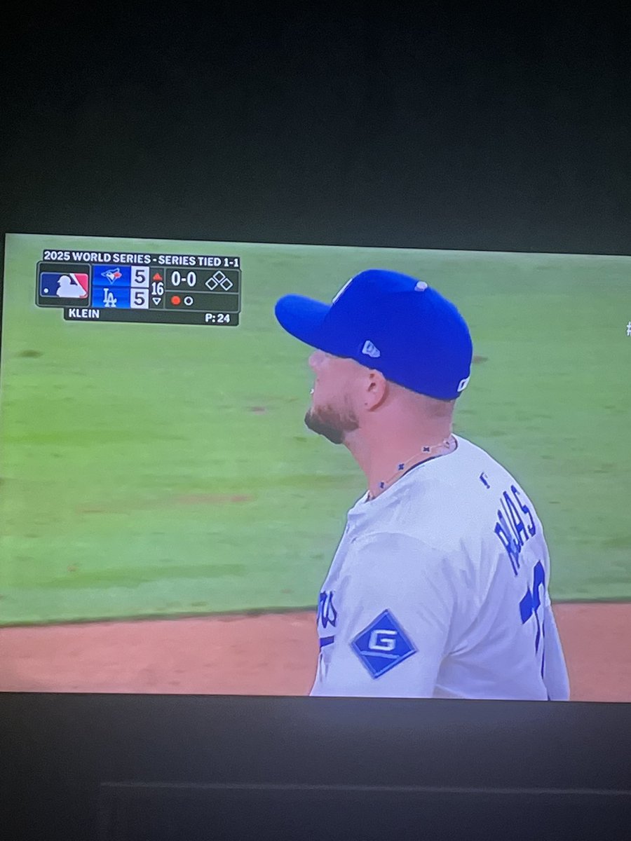 IvanDiazA_'s tweet photo. 16 innings y contando… Que partidazo!!!

Let’s go Blue Jays!

#BlueJays #dodgers https://t.co/KosG4Lu3f9