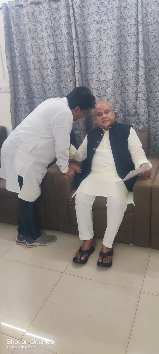 भोपाल में वरिष्ठ भाजपा नेता एवं मध्यप्रदेश विधानसभा अध्यक्ष आदरणीय श्री <a href="/nstomar/">Narendra Singh Tomar</a>  जी से सौजन्य भेंट की।
<a href="/BJP4MP/">BJP Madhya Pradesh</a>