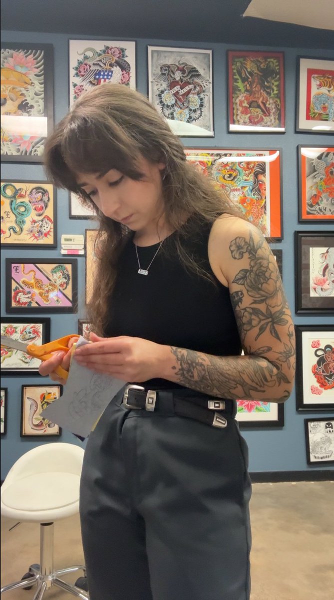 gotta dress like the snoop you’re about to tat, thems the rules