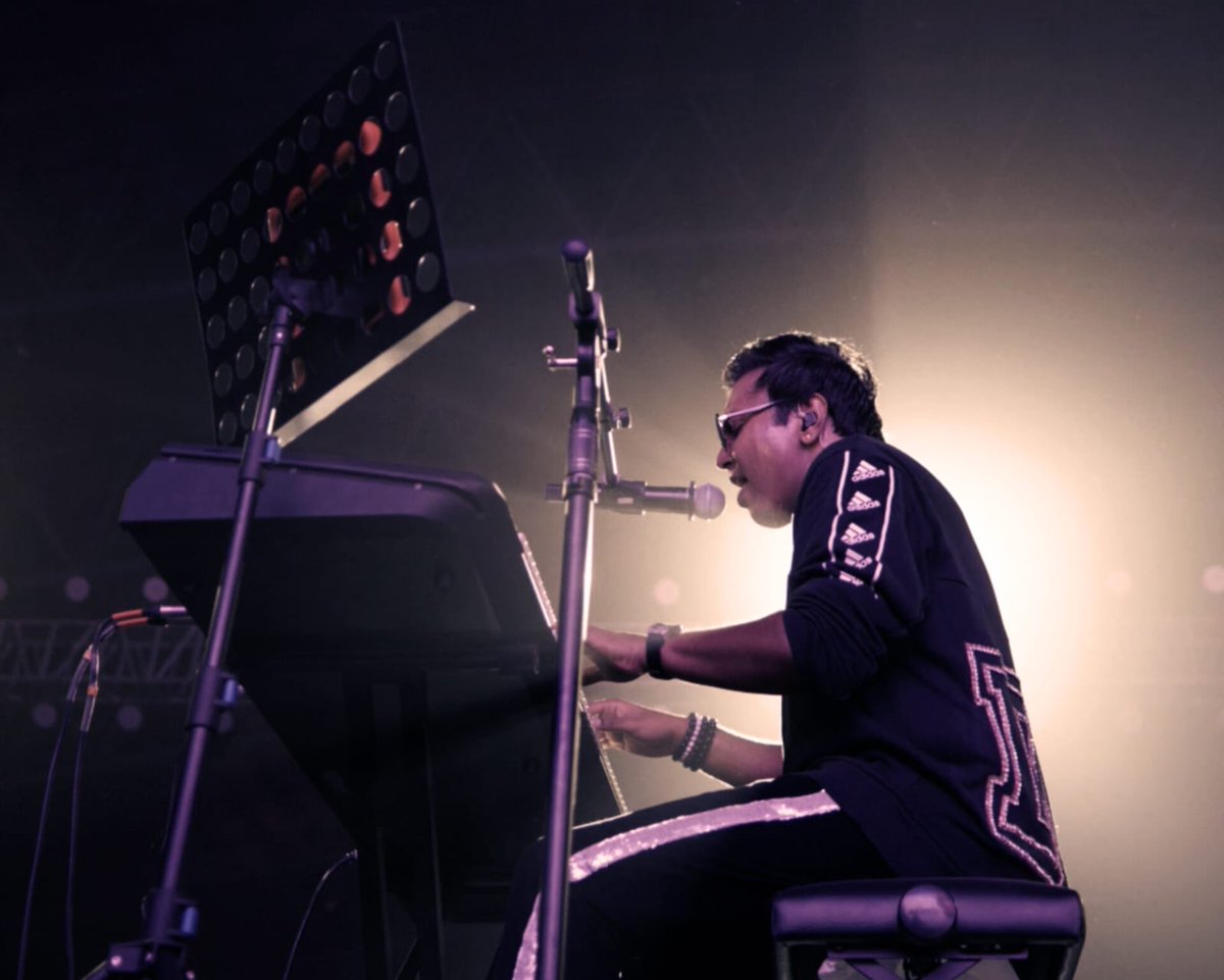 immancomposer's tweet image. When music flows, time stands still… and the soul finds its rhythm. 🎵💫 #ThrowbackTuesday #DImman