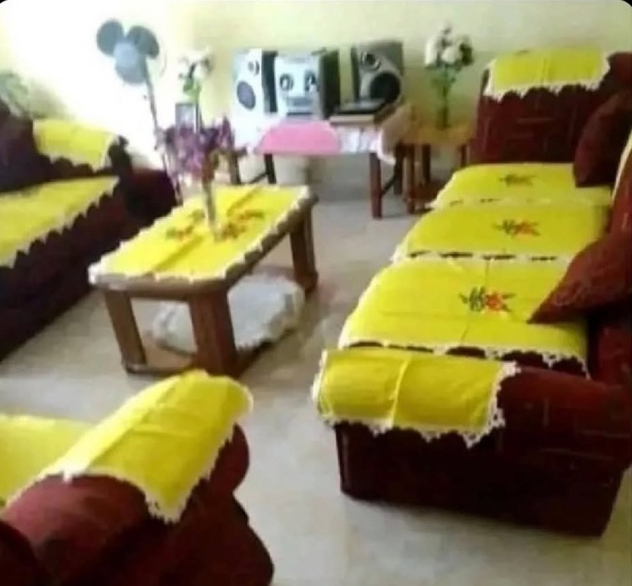 Mumba maifanira kugara makadai😂😂 but masofa acho aita basa rei 🙌🙌🙌🙌
Endlini kwakumele kuhlale kunje, udinga uswele ukuthi manje umsebenzi wamasofa akjona wawungowani 🙌🙌🙌