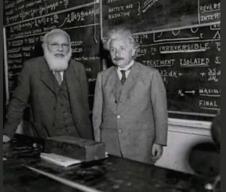 Rare pic of Einstein with his physics teacher fenkestien 😂