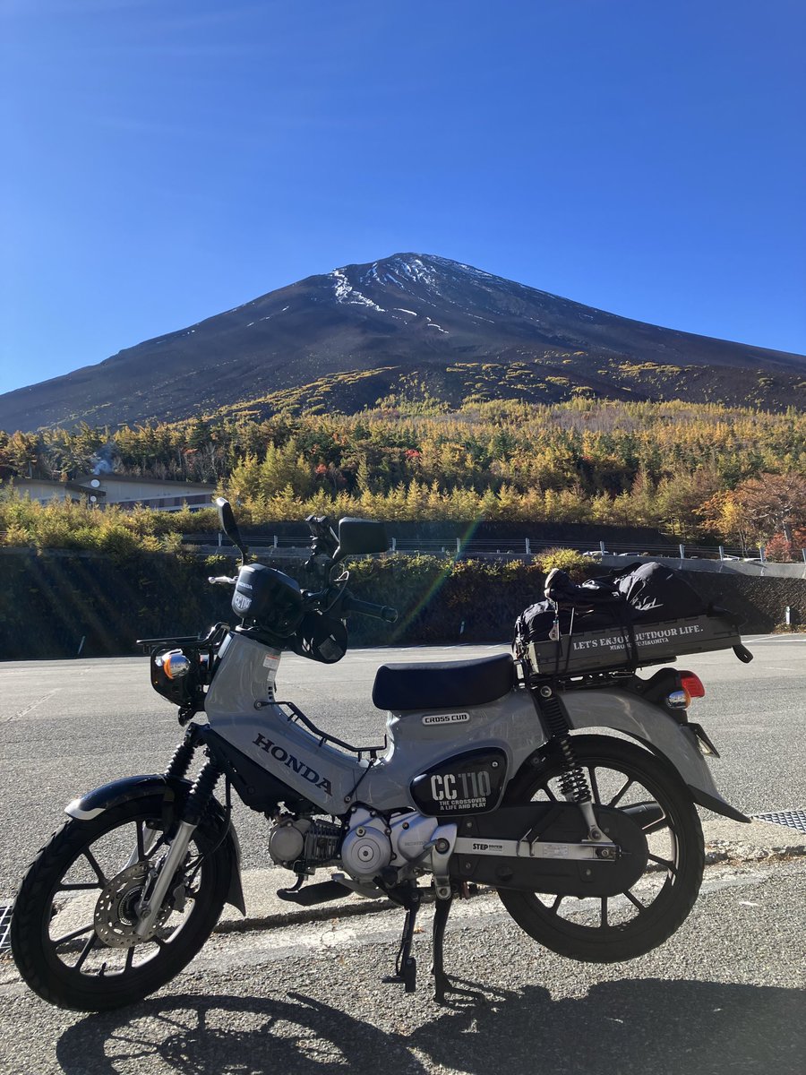 crosscub2022's tweet photo. 富士山五号目は寒かった>_<
#クロスカプ 
#ツーリング 
#富士山 https://t.co/aJkkp1XOqM