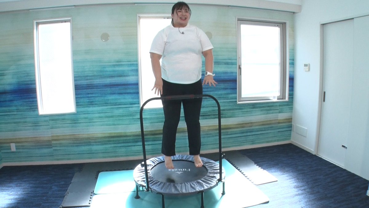 dounanokai's tweet image. 「縄跳び」と「トランポリン」
同じ時間だけ運動🔥したら
どっちの方が痩せるのか⁉️

この長年の疑問に
#餅田コシヒカリ #大橋ミチ子 が答えを出す👀
#それって実際どうなの会 
#今夜７時から