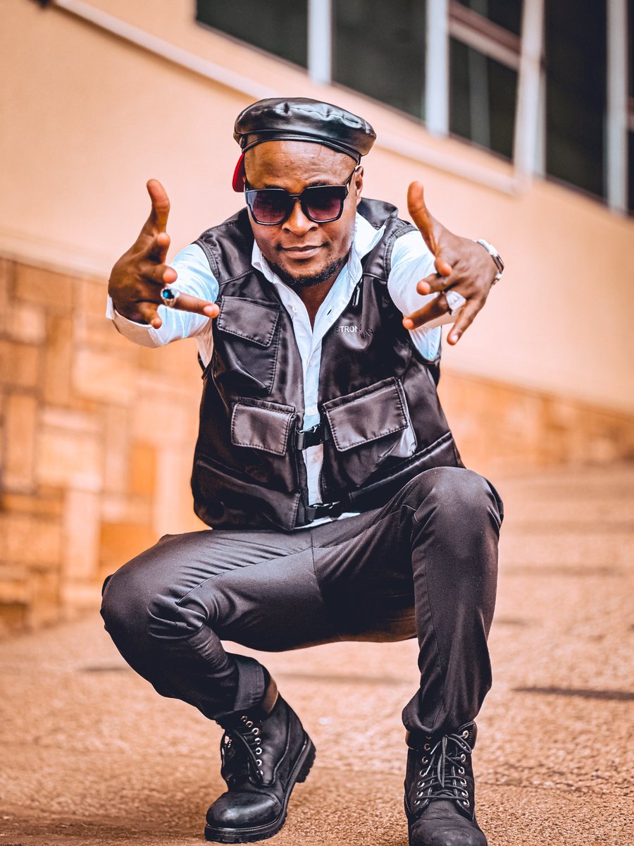 RoniousU74967's tweet image. I’m the new music general #ComanderInChief