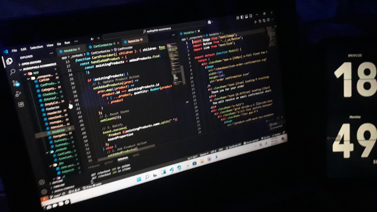 dev_TEMITAYO's tweet image. Gmgm to those who are showing up today ✨🥂