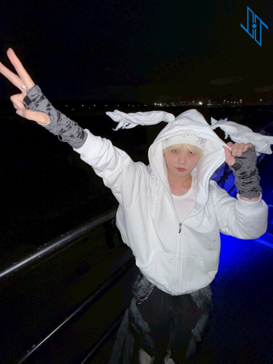 JO1 FCコンテンツ
『JO1交換日記』更新

みんなお待たせなんだぜ！木全です！

…続きは
JO1公式HP FCコンテンツ
『RELAY BLOG』よりチェックして下さい
▶️jo1.jp

#JO1 #JO1交換日記 #木全翔也 #KIMATASYOYA