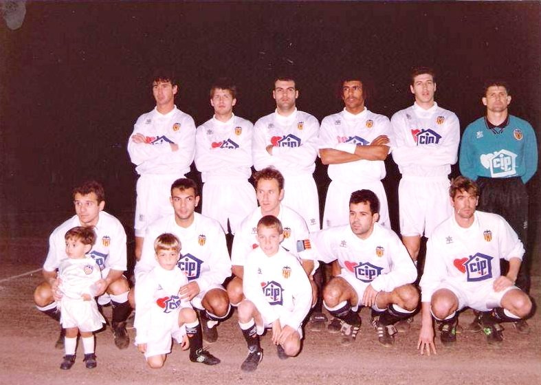 Debut en la Copa de la temporada 1994/95 en el campo de tierra del CD Corralejo (2-2),el 4-1-1995.