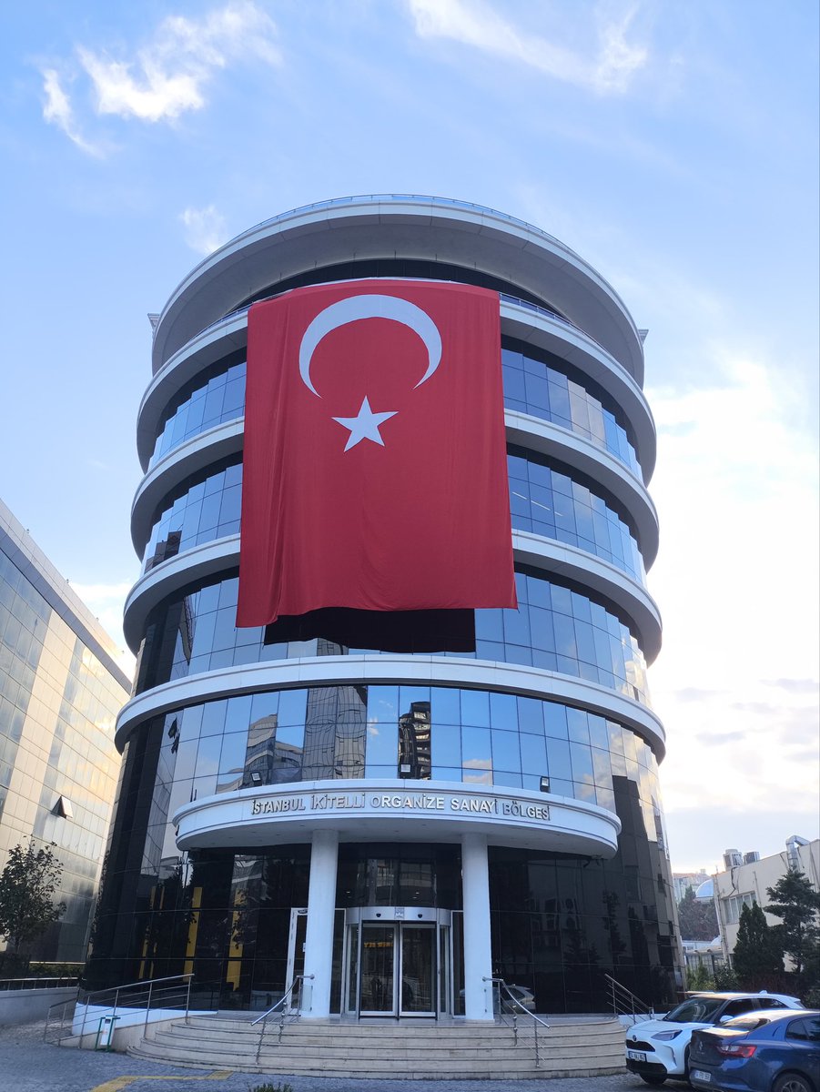 Günaydın İkitelli; bölgemize katma değer yaratan, üretim çarklarını döndüren tüm sanayicilerimize ve bölgemiz çalışanlarına kolay gelsin.
Cumhuriyetimizin 102. yılında yarınlar için üretmeye ve çalışmaya devam ediyoruz. 
#CumhuriyetBayramı