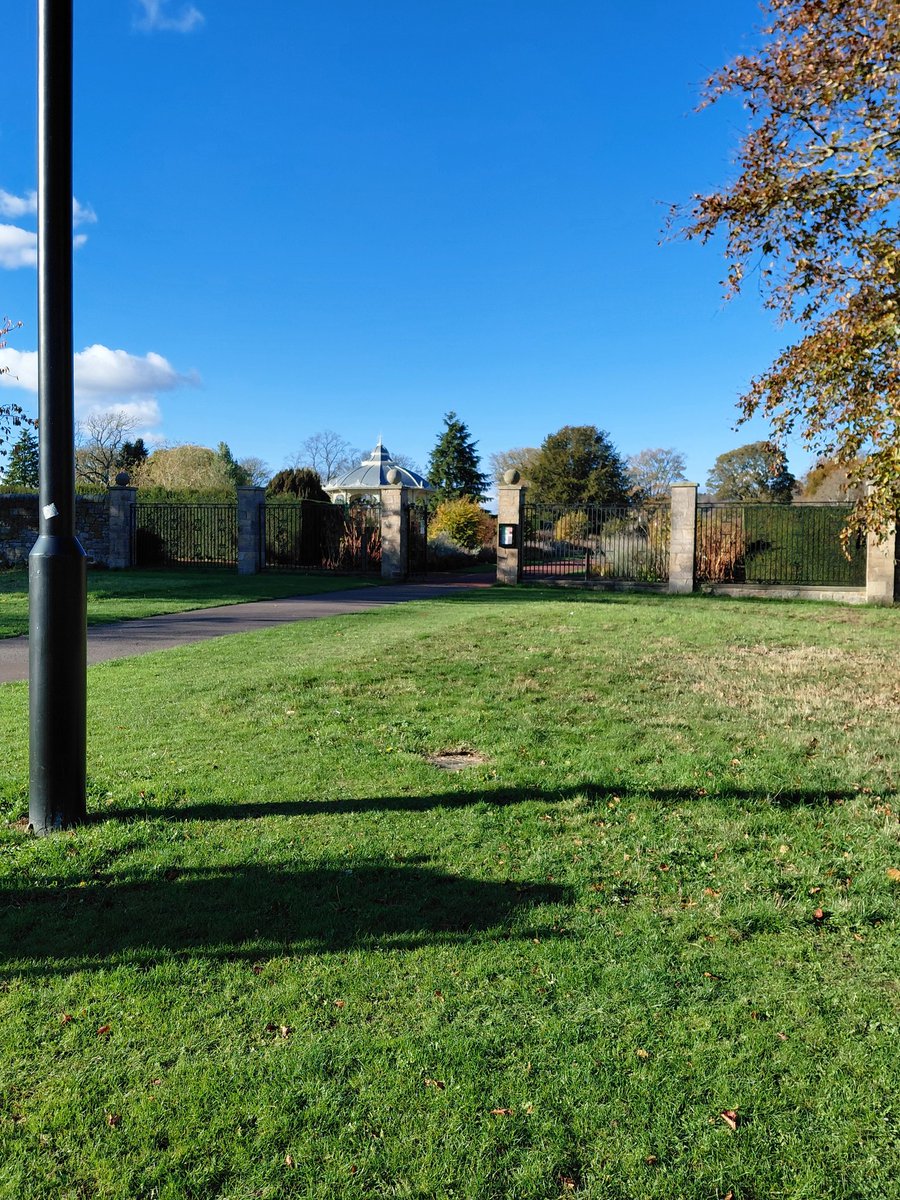 sandymb1956's tweet photo. Blue sky yesterday on a late October afternoon around the #Balgreen #Saughton area of #Edinburgh In pics the old Jenners Depository (listed building), Saughton Park and Gardens,
Water Of Leith @WOLCT 
All these places featured in @Edin_the_walk great read about 
#EDINBURGH 😎 https://t.co/9EuATY5vUw