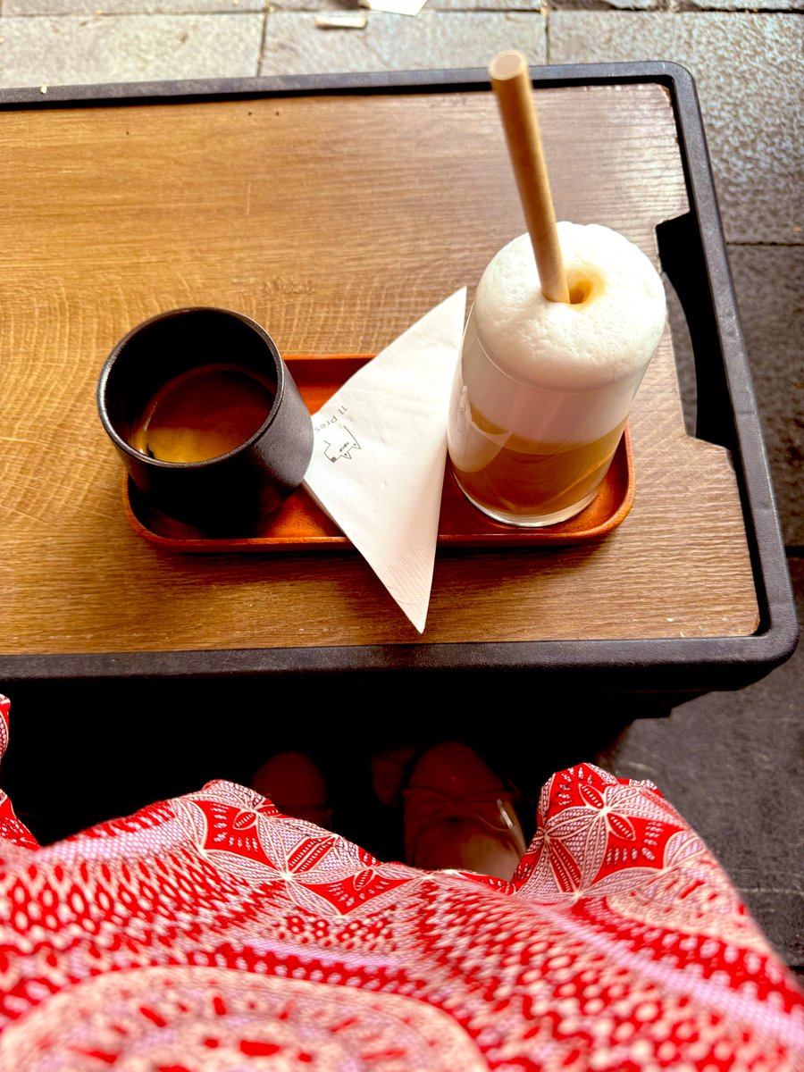 nejsnave's tweet image. Coffee number #412 and 413 have arrived in Hanoi as has the 18th inning. I feel nauseous in the best way. GO #JAYS GO.