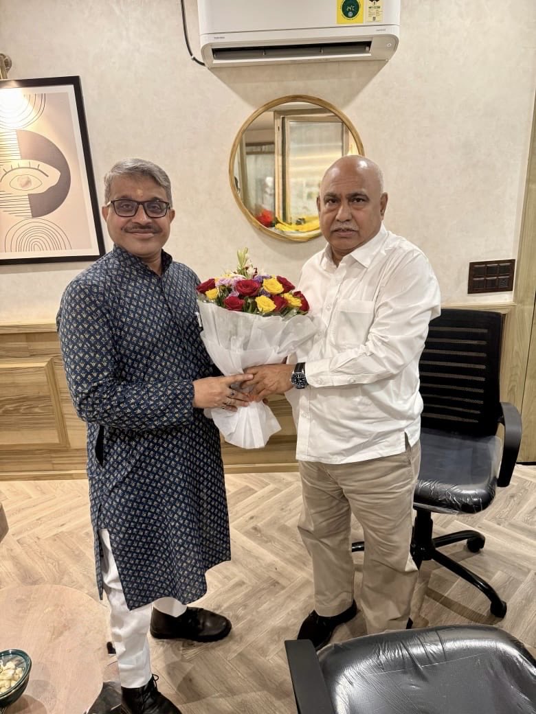 rajneesh4n's tweet image. आज भारतीय जनता पार्टी मध्यप्रदेश के माननीय प्रदेश अध्यक्ष श्री @Hkhandelwal1964 जी से भेंट वार्ता की. अपनी टोली में शामिल करने के लिए उन्हें धन्यवाद ज्ञापित किया. विभिन्न संगठनात्मक मामलों में वार्ता हुई.