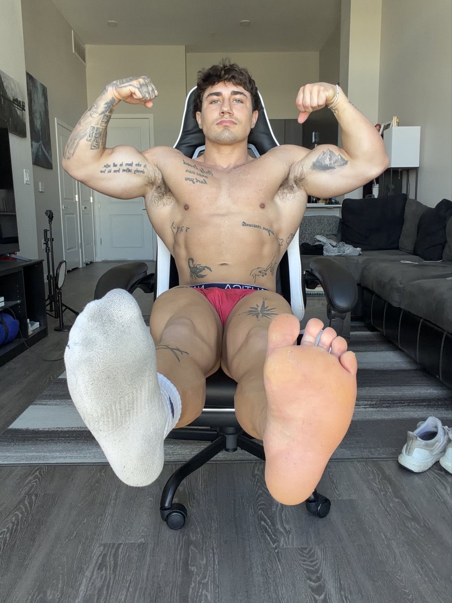 LORD OF YOUR WALLETS tweet media