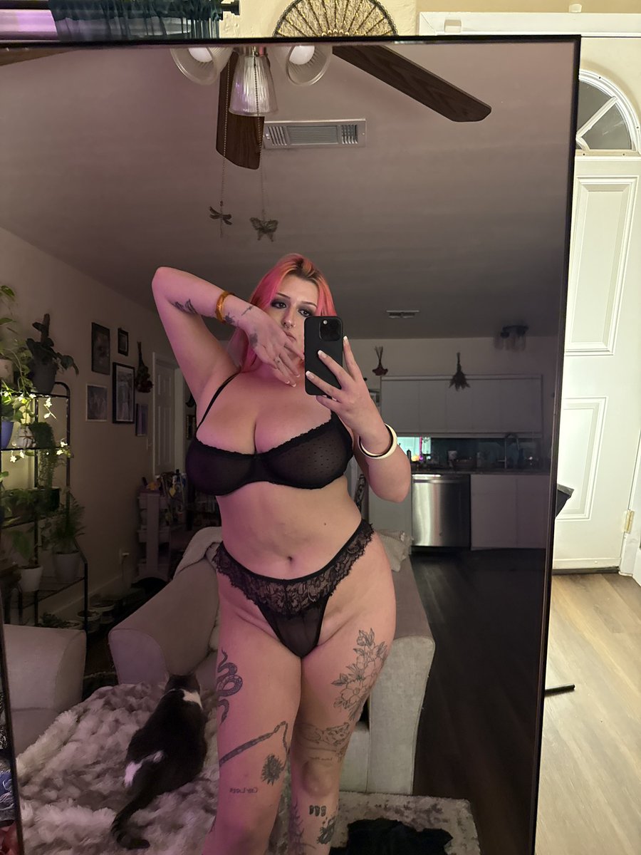 goddess maddie 🪰 18+ APRIL 9th 🎂 tweet media