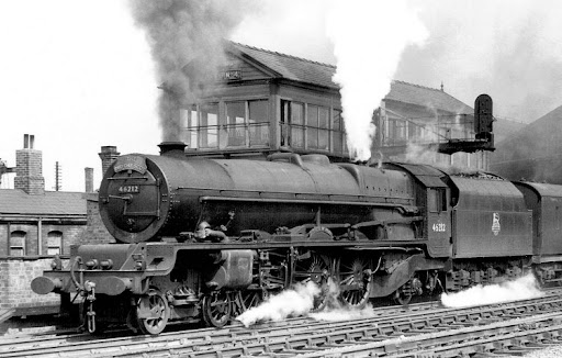 yk i lowkey would make my au gordon a princess royal if he wasnt just great northern (he doesnt get rebuilt into an A1/1 bc omg that abomination looks ugly asf)