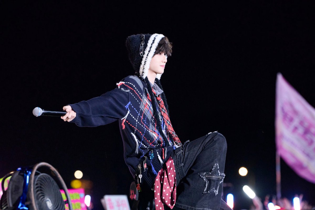 [🗓️] 2025/10/27
#𝐓𝐅_𝐈𝐍𝐆 𝐖𝐞𝐢𝐛𝐨 𝐔𝐩𝐝𝐚𝐭𝐞 🎶

Nanjing Soda Music Carnival · บนเวที
ท่วงทำนองฤดูใบไม้ร่วงเริ่มดังขึ้น เรามาร่วมสนุกในงานดนตรีด้วยกัน
ใช้เสียงเพลงจารึกทุกการพบเจอ แล้วไว้เจอกันใหม่นะ!

🔗: weibo.com/7736490820/522…

#今日童步 #童禹坤 #TongYukun #ถงอวี่คุน