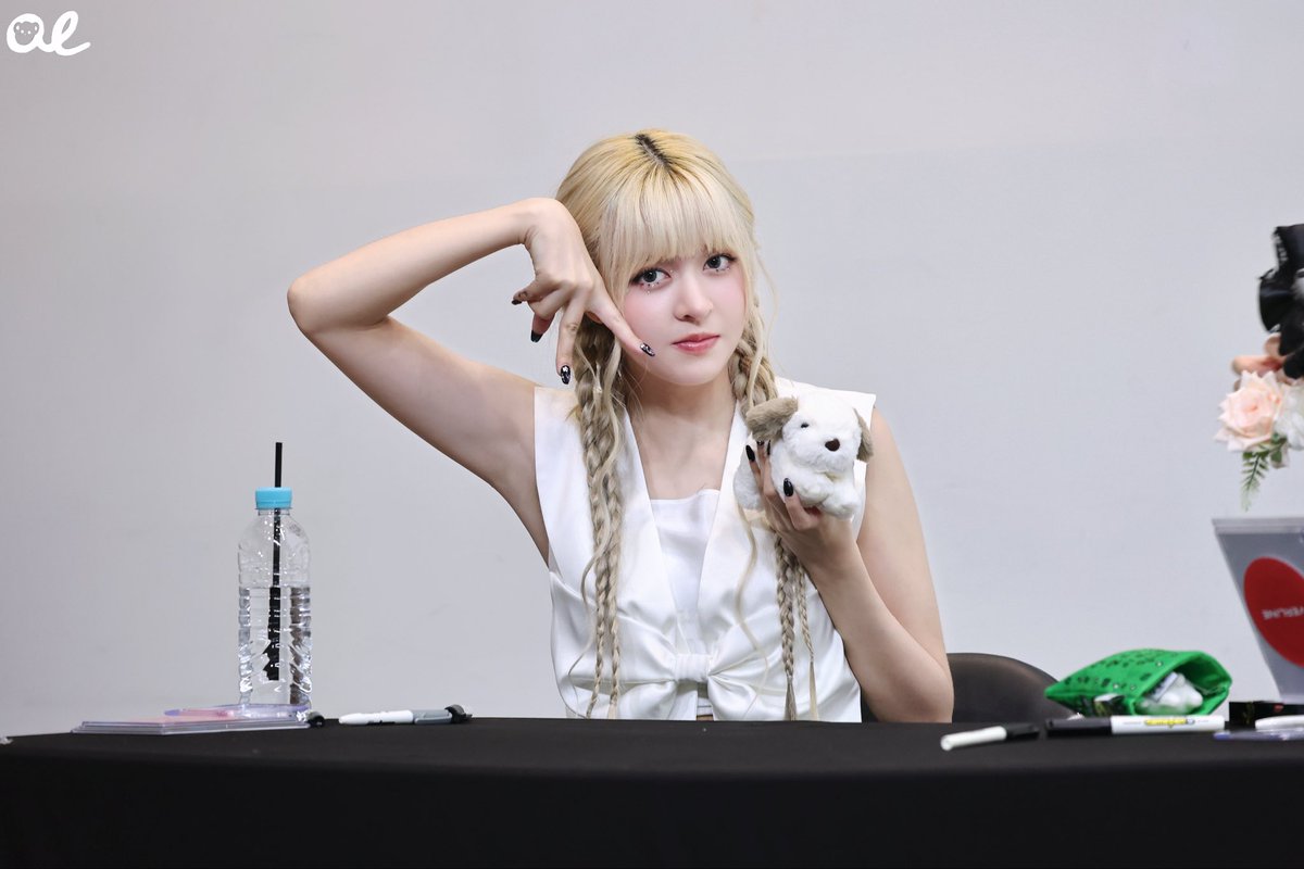 251026 EL

#LILYM #릴리 #NMIXX #엔믹스 
#LILY #릴리의버블모험