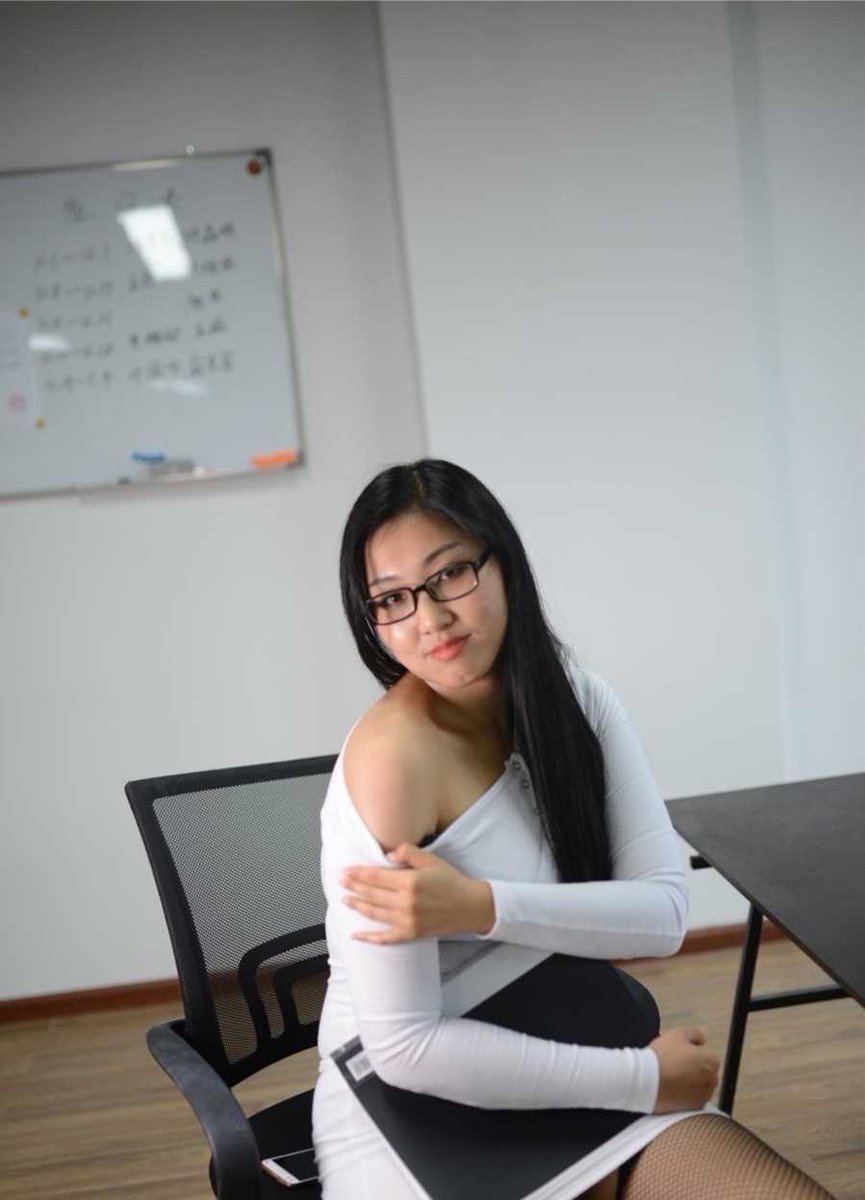 老板的眼镜熟女风情秘书迷死人

【熟女电报会员群➡️：https://t.co/e2hQdSnEiW】 https://t.co/49J93K6iWT