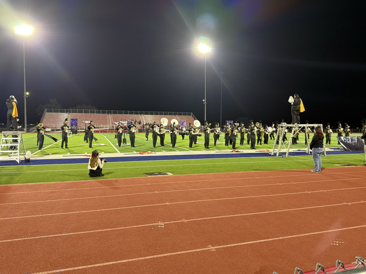 shawnknopp's tweet image. Wow…another AWESOME showcase of high school marching bands from @WichitaUSD259 at the annual BAND-O-RAMA! 🥁🎺🎷

🎉Congrats 🎉 to all of the directors and students for a successful marching band season!
#bandsonthemove