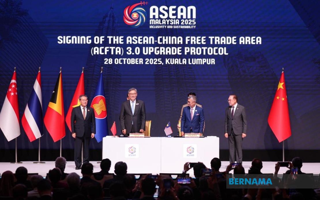 BernamaBiz's tweet photo. ASEAN, China Perkukuh Perdagangan Melalui Perjanjian Naik Taraf ACFTA 3.0
#BernamaBiz @ASEAN #ACFTA
https://t.co/dg7p9FeQiw https://t.co/DqmT9c0LWT